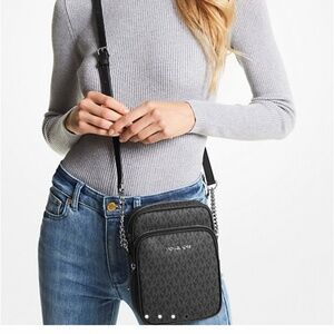 Brand new Jet Set Travel Medium Logo Crossbody Bag